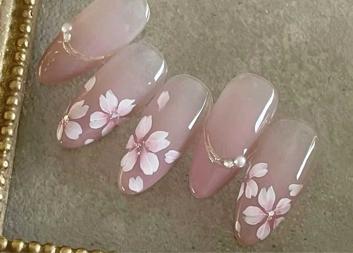 ネイル アートネイル オーロラネイル チークネイル フレンチネイル ガラスフレンチ ハンドネイル 🎀🎀YooLi Nail Salonのネイルデザイン