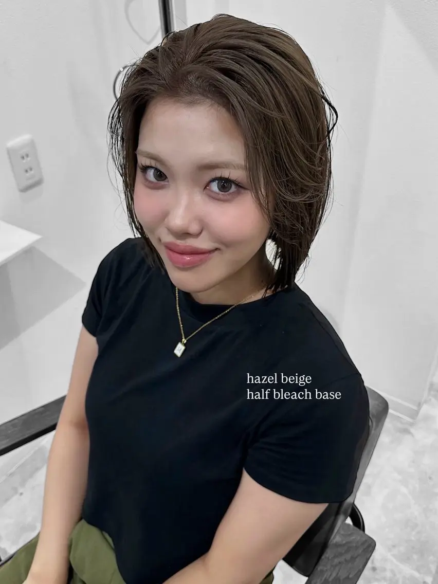 ミディアム カラー 透明感カラー ダブルカラー ヘアカラー トリートメント ura/デザイン/ ハイトーン/個性派のヘアスタイル