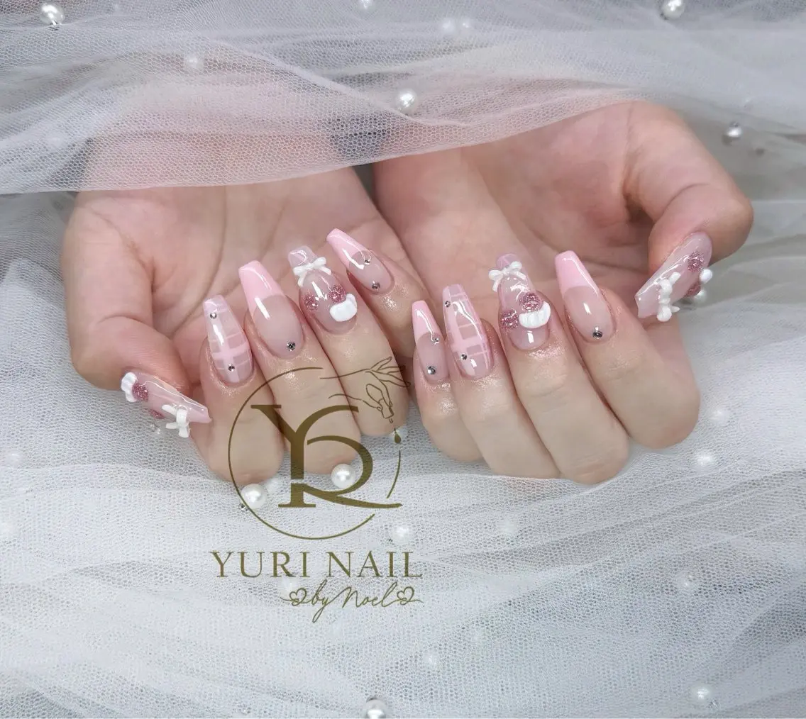ネイル チークネイル フットネイル フレンチネイル グラデーション キラキラネイル ハンドネイル フットネイル ハンドケア YURI Nail Funabashiのネイルデザイン