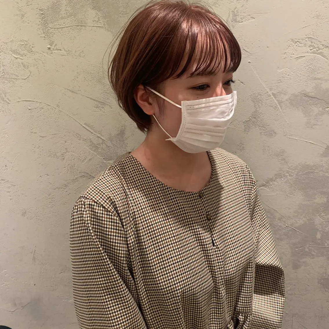 ショート ヘアカラー トリートメント SAKINO ベージュカラーのヘアスタイル