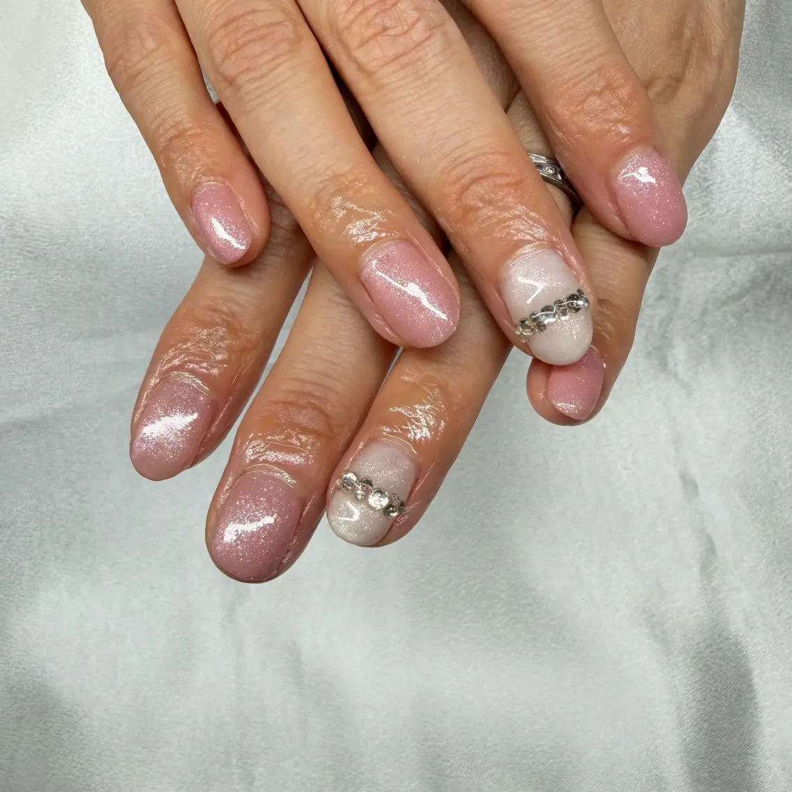 ネイル ハンドネイル フットネイル Lily me.のネイルデザイン