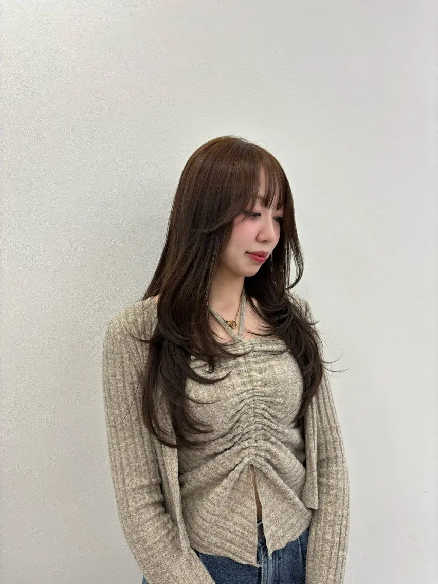 ロング カラー 抜け感レイヤー︴ ニュアンスカラーのヘアスタイル