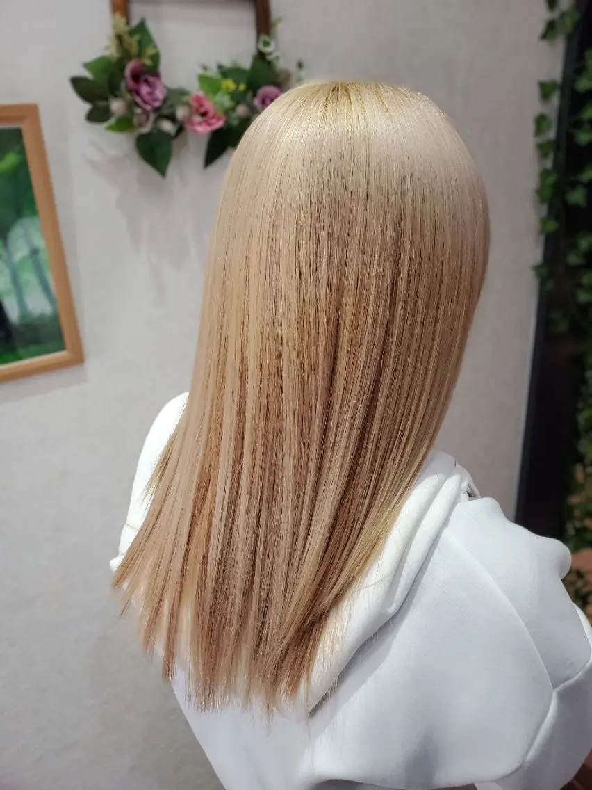 ケアブリーチダブルカラー + 髪質改善トリートメントの写真