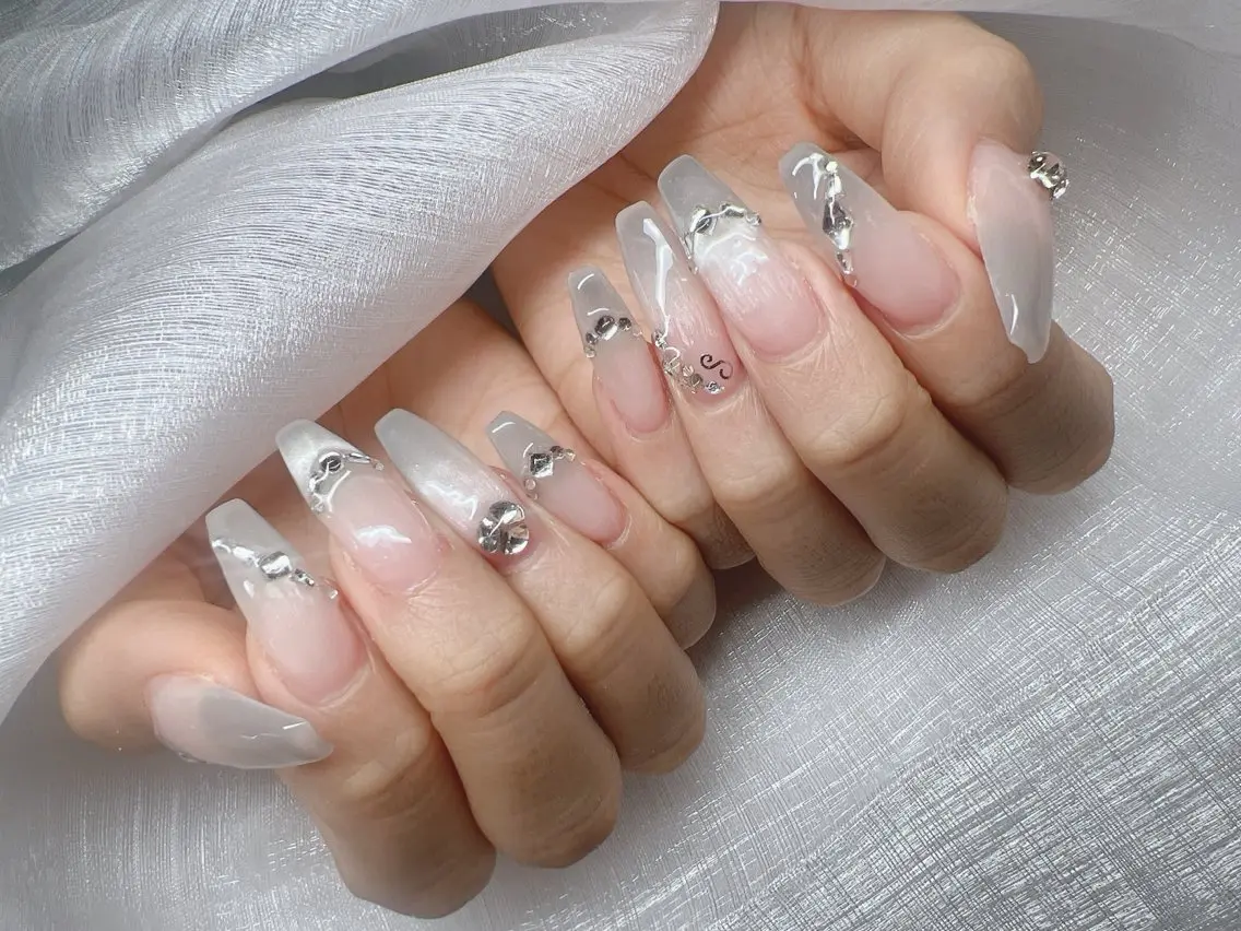 ネイル 長さ出し グラデーション キラキラネイル マグネットネイル ニュアンスネイル Lee Nails チップ長さだし専門店のネイルデザイン