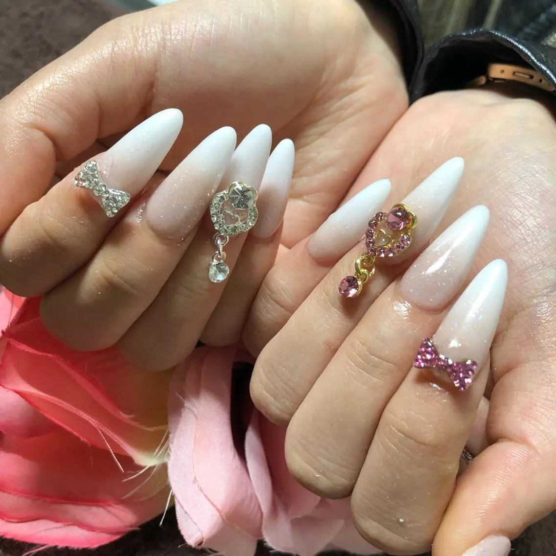 セミロング ネイル リボン ハンドネイル 《LB》ラブリエ Nail&eyeのマツエク・マツパデザイン