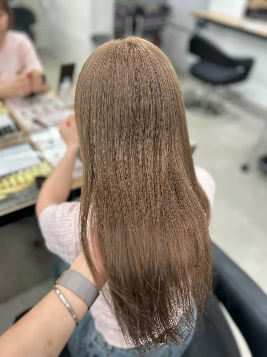 ロング カラー ヘアカラー トリートメント ヘッドスパ ヘアセット YUKA🤍ベージュ /ミルクティーのヘアスタイル