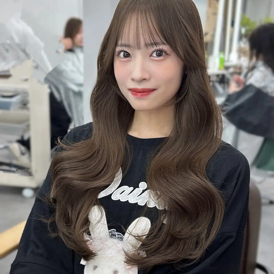 ロング カラー ベージュカラー レイヤーカット ロング ローレイヤー 似合わせカット カット ヘアカラー トリートメント 山﨑 優衣のヘアスタイル
