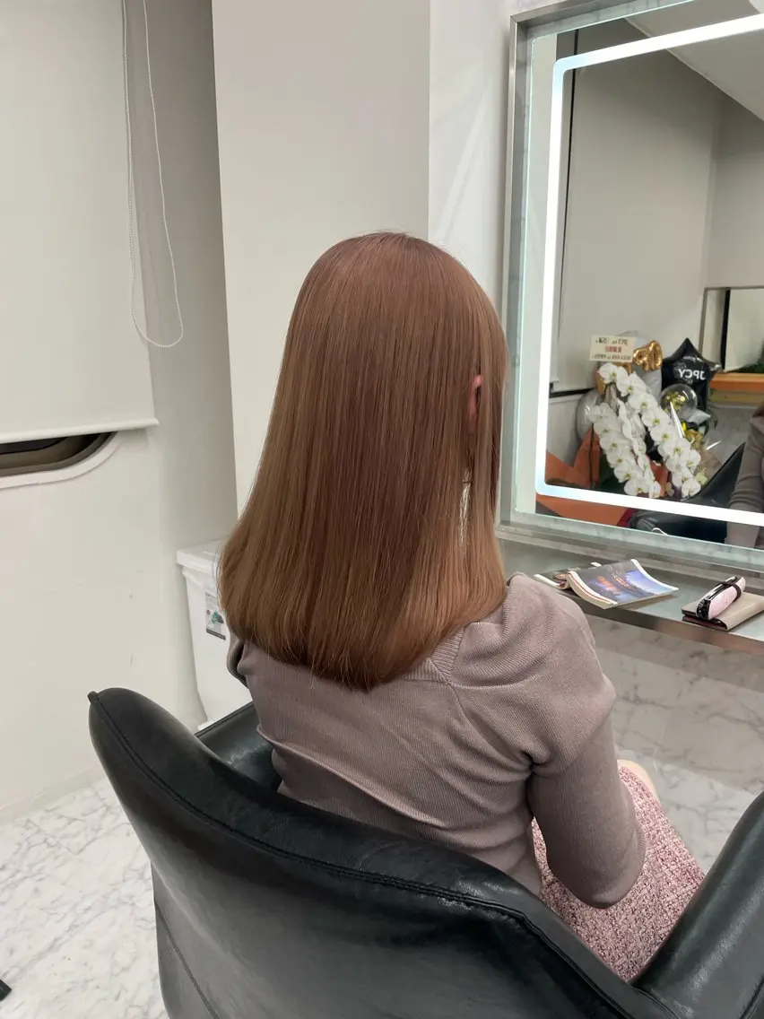 セミロング カラー ハイトーンカラー ヘアカラー トリートメント JPCY MIRIYAのヘアスタイル