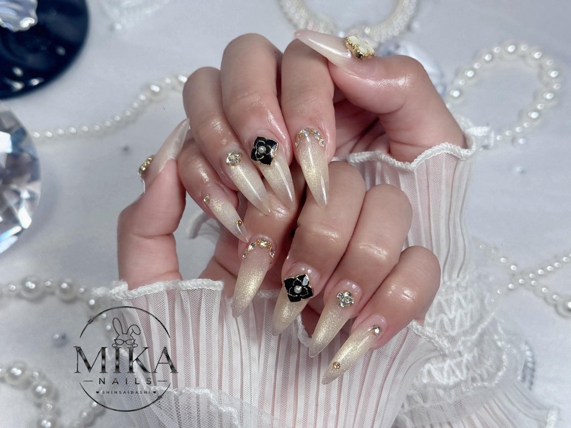 ネイル アートネイル チークネイル ドット フットネイル フレンチネイル ハンドネイル KIMU MIKA.NAILのネイルデザイン