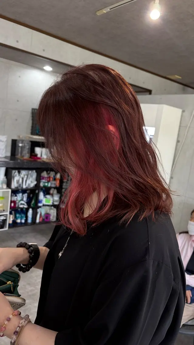 ミディアム ショートボブ ボブ ハイライト 髪質改善 レイヤーカット カット ヘアカラー REVE 美容室のヘアスタイル