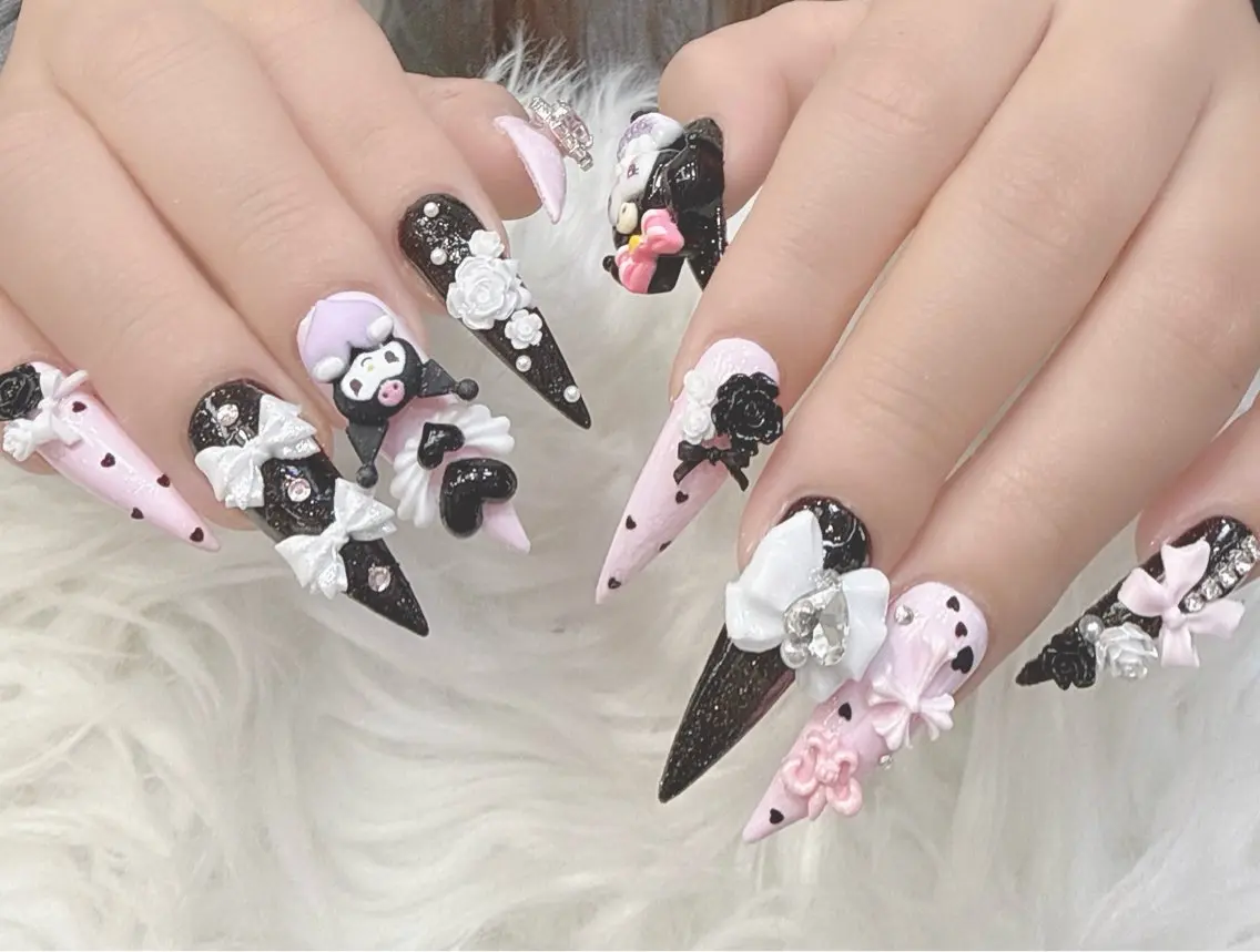 ネイル アートネイル オーロラネイル ボルドー チークネイル フレンチネイル ハンドネイル Sakura Nail Salonのネイルデザイン