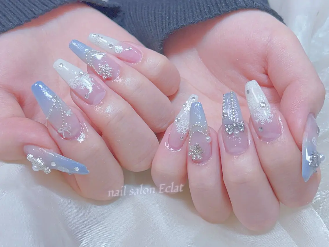ネイル ネイルサロンエクラ 🫧Shizukaのネイルデザイン