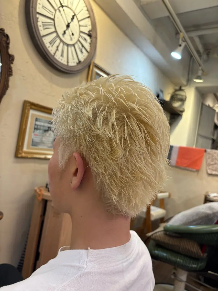 ショート カラー メンズ スパイキーショート ショートヘア ✒️ハイトーン/ メンズ特化　Rikuのヘアスタイル