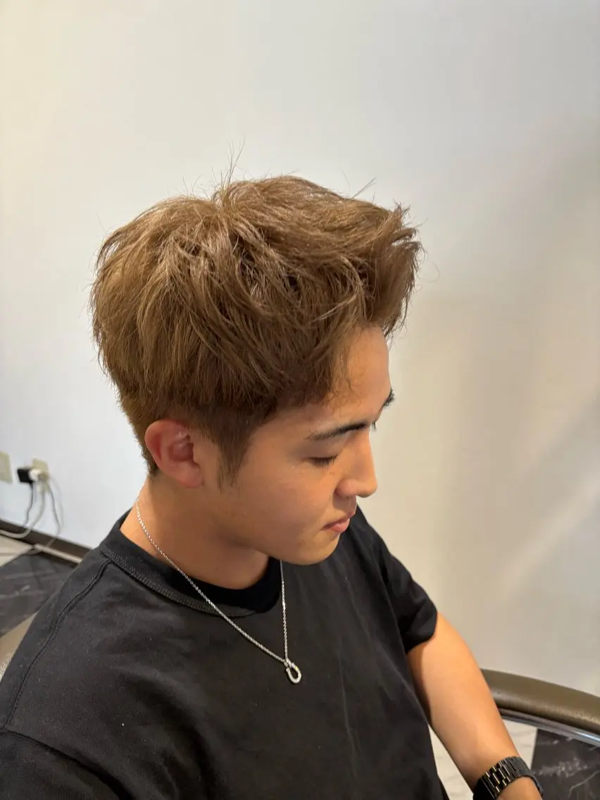 ショート カラー メンズ 奥村 健人のヘアスタイル