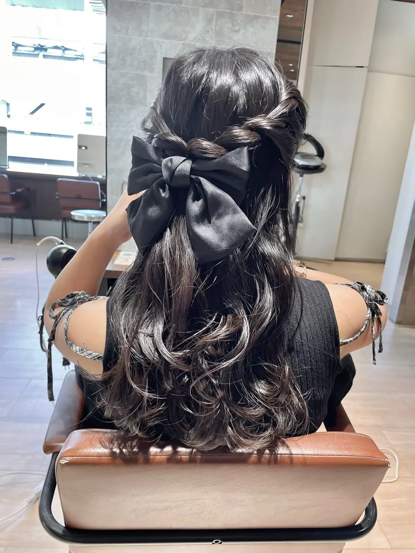 ロング ヘアアレンジ ハーフアップ 簡単アレンジ ヘアセット umi/レイヤー カット/アレンジのヘアスタイル