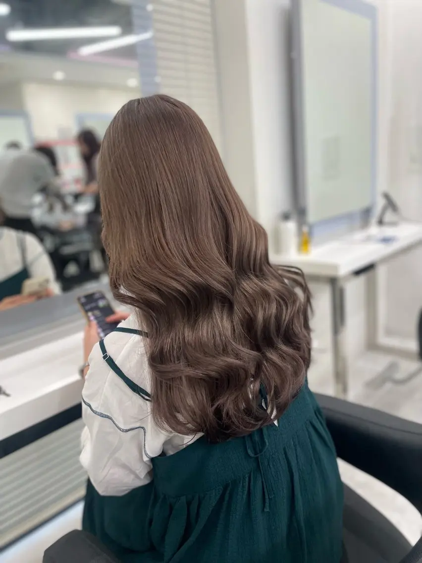 ロング カラー 流行りの透明感カラー ×縮毛矯正🤍ユウのヘアスタイル
