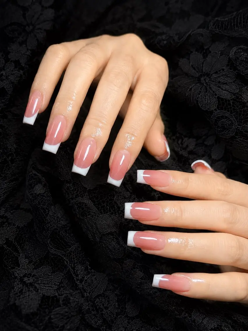 ネイル フレンチネイル ジェルネイル 韓国ネイル マグネットネイル 持ち込み ハンドネイル Royal Nailのネイルデザイン