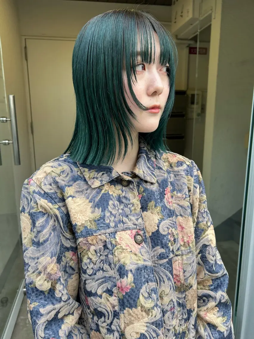 セミロング 薄暮 マツイ　レンのヘアスタイル