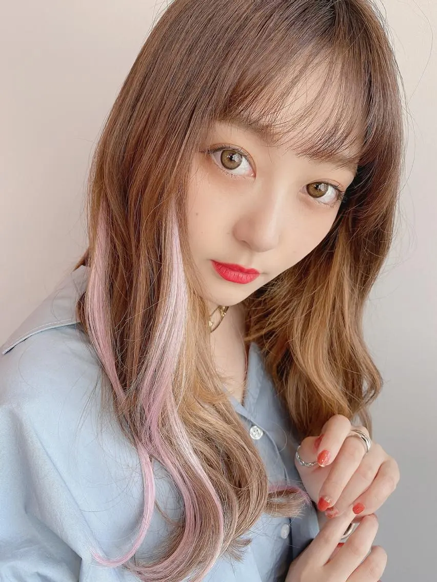 【地毛を痛めずデザイン❣️】カラー＋シールエクステ20本でインナーカラー💫の写真