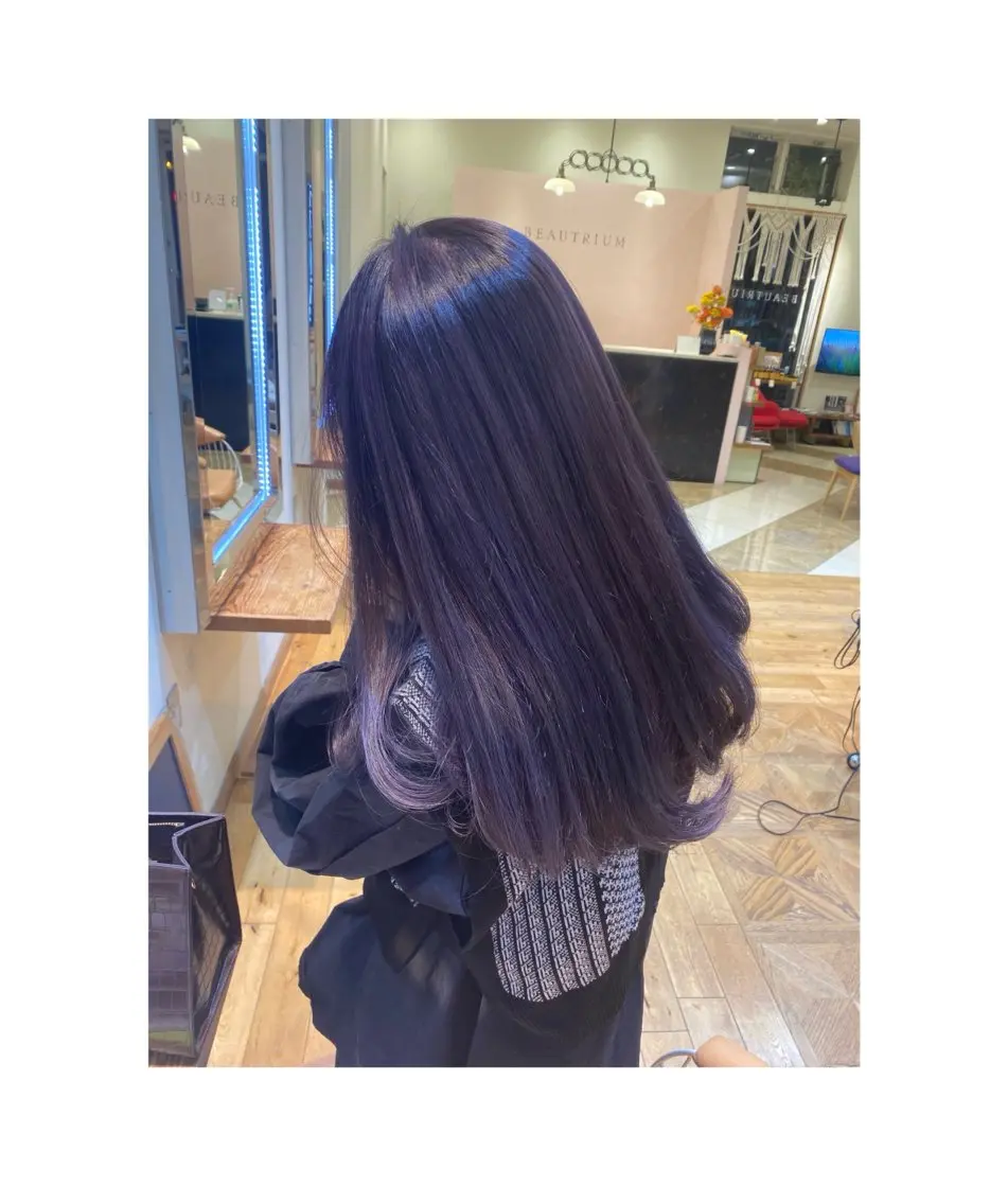 カラー 新嵩 真理のヘアスタイル