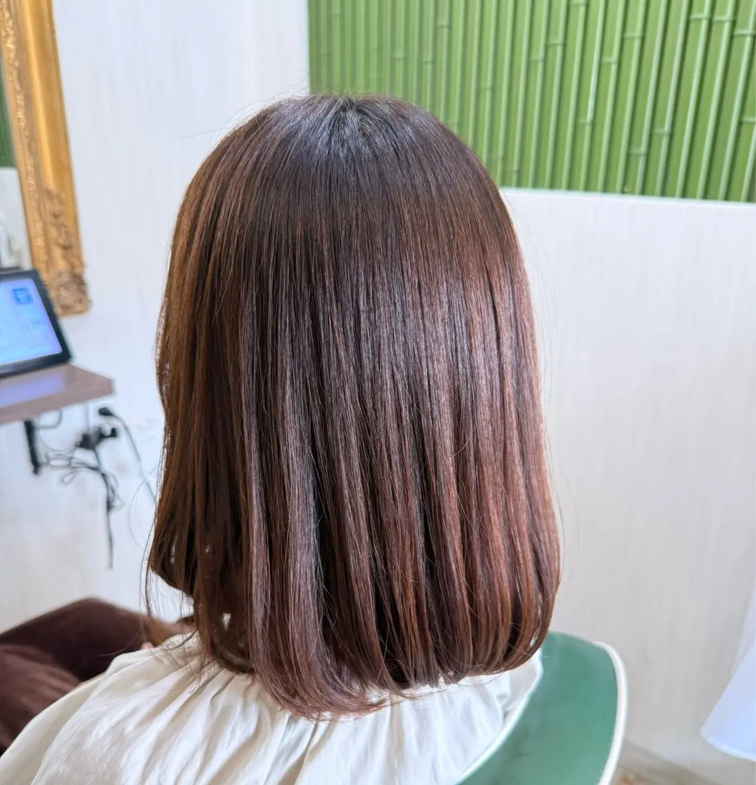 ミディアム 矢内 結菜のヘアスタイル