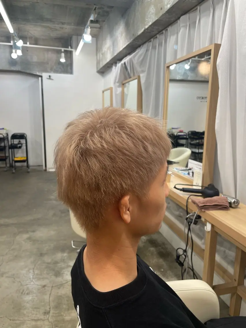 ショート カラー メンズ ベージュカラー ヘアカラー 松本 悠太郎のヘアスタイル
