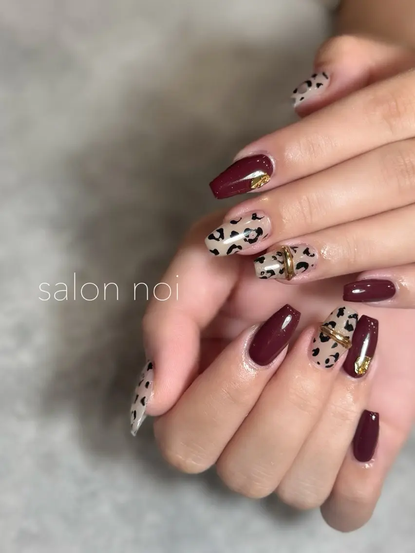 ネイル アニマル柄 アートネイル ボルドー ネイルチップ ハンドネイル salon noiのネイルデザイン