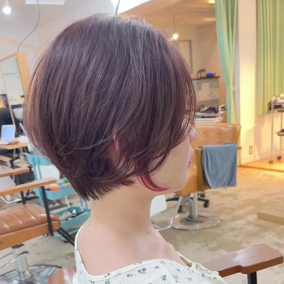 ショート カラー イヤリングカラー ピンクカラー バイオレットカラー ショートヘア、ボブ こやさん　コヤマのヘアスタイル