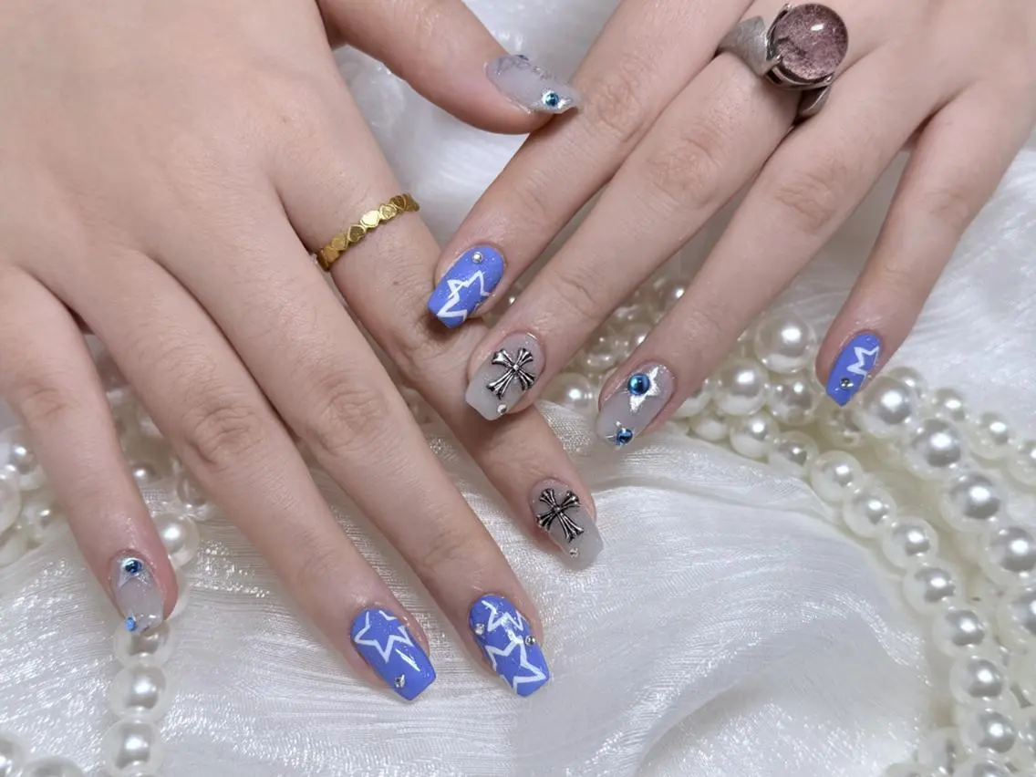 ネイル オーロラネイル 長さ出し フレンチネイル ガーリー キラキラネイル Lucky nail salonのネイルデザイン
