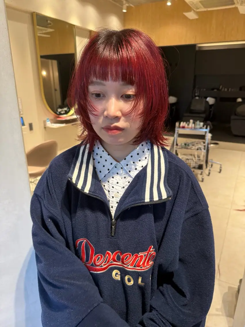ミディアム カラー レッドカラー 顔周りカット レイヤーカット カット ヘアカラー SOLAS 緑地公園店のヘアスタイル