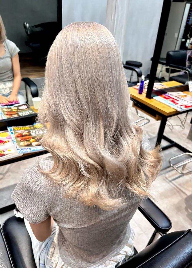 ロング ヘアカラー 本田 央介のヘアスタイル