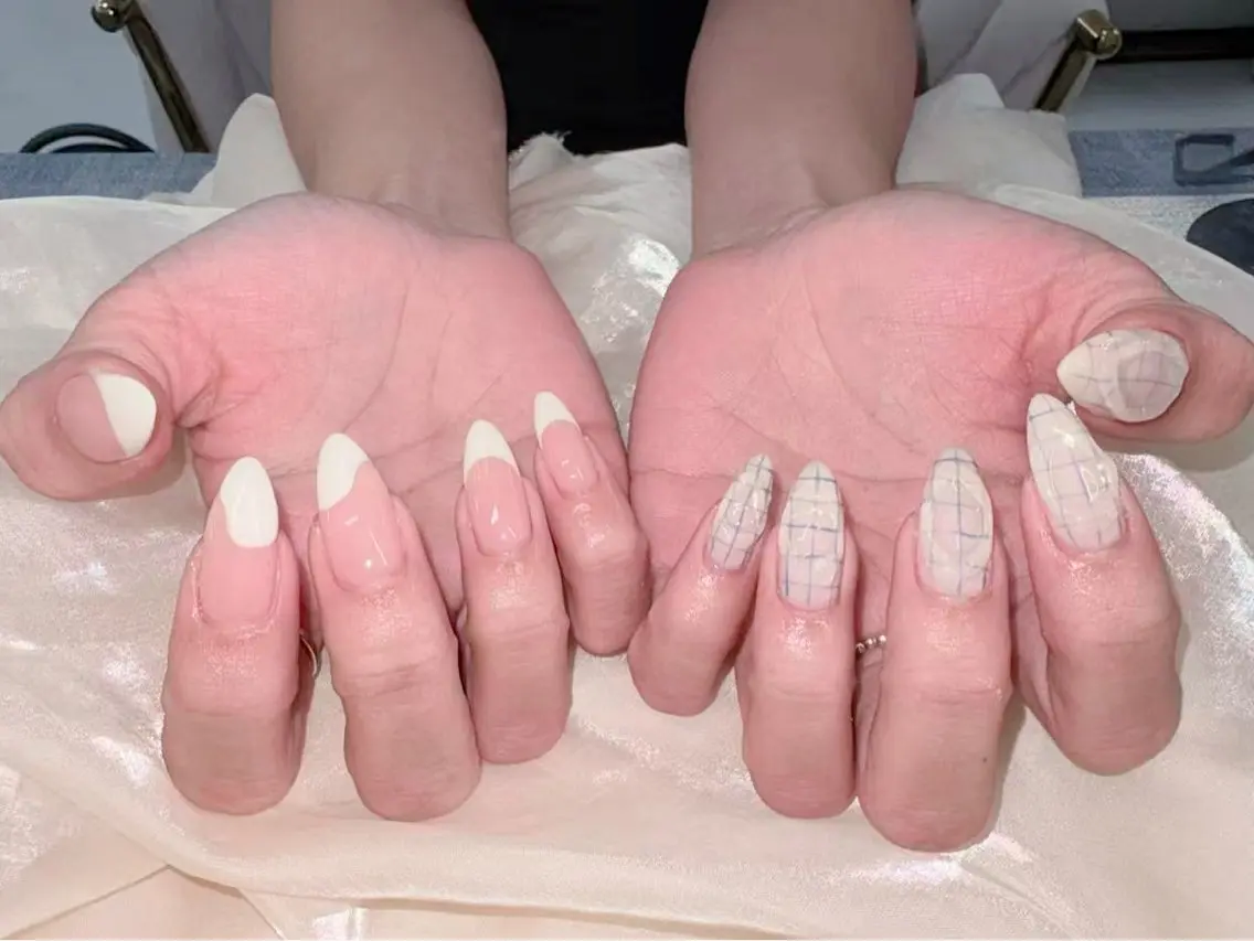 ネイル オーロラネイル チークネイル 長さ出し フラッシュネイル フットネイル EGAO NAIL 錦糸町店のネイルデザイン