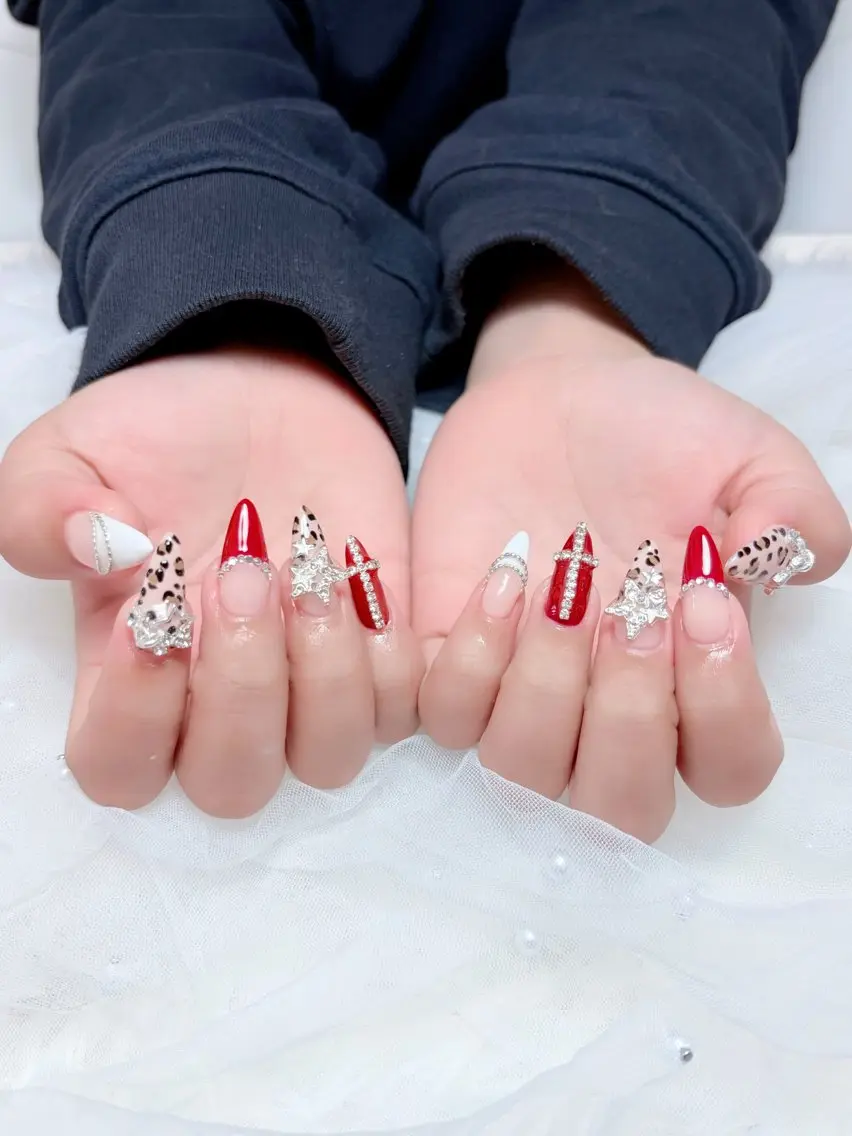 ネイル 長さ出し ジェルネイル 韓国ネイル 持ち込み シンプルネイル ハンドネイル Huyn Nail Shinjyukuのネイルデザイン