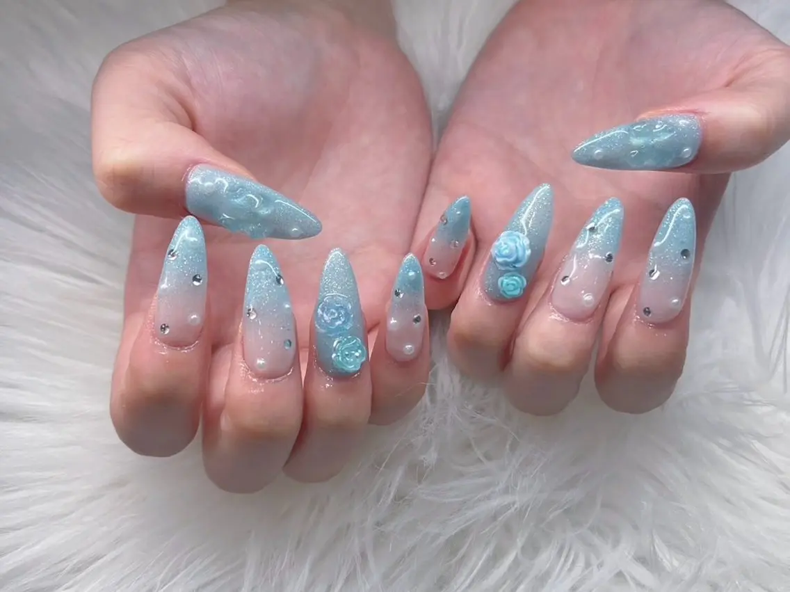 ネイル オーロラネイル フレンチネイル ガラスフレンチ ロングネイル マグネットネイル XIMINANAIL SALON堀江店のネイルデザイン