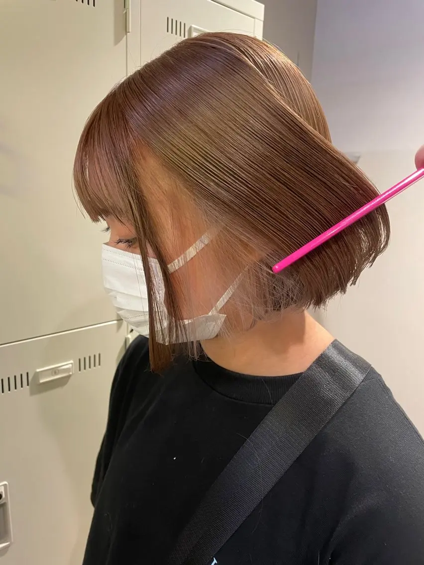 ショート カラー 抜け感レイヤー︴ ニュアンスカラーのヘアスタイル