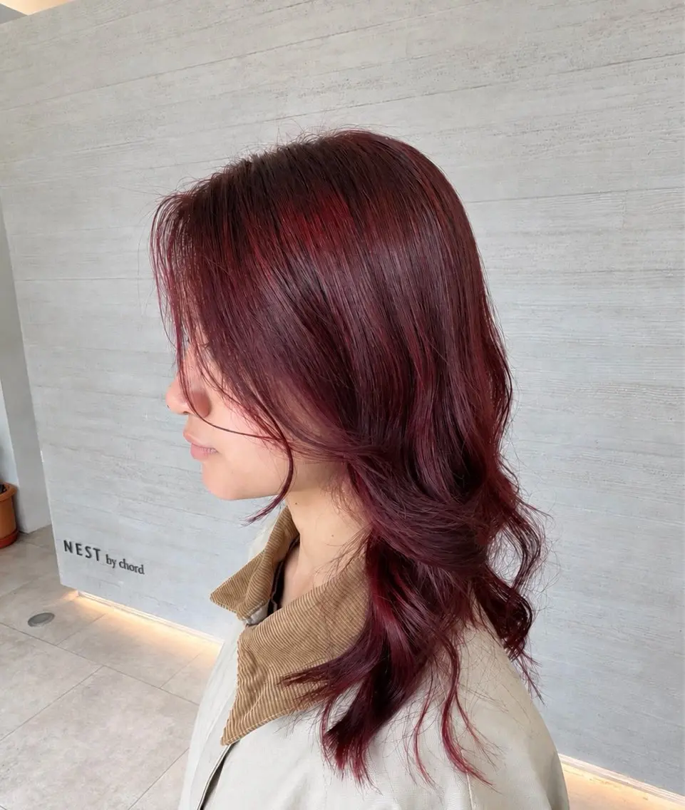 ロング カラー ブリーチ ボルドーカラー ブリーチなしカラー カット ヘアカラー ナカイフウタ/パーマ /透明感カラーのヘアスタイル