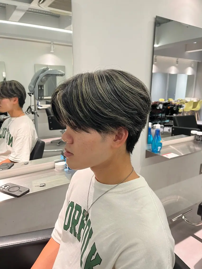 ミディアム カラー メンズ メンズハイライト ハイライトカラー ハイライト カット ヘアカラー 高橋 周のヘアスタイル