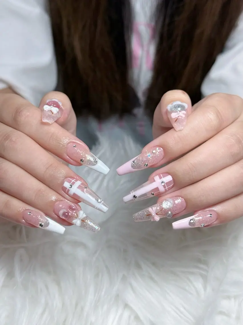 ネイル フレンチネイル ジェルネイル キラキラネイル 韓国ネイル マグネットネイル Julli NailStudioのネイルデザイン