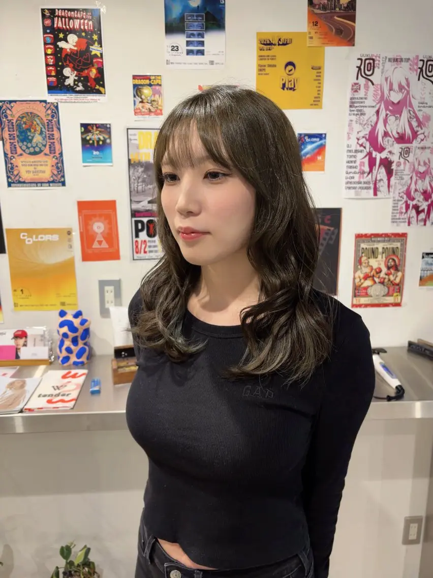 セミロング カラー ベージュカラー 透明感カラー ダブルカラー ミント ミントベージュ カット ヘアカラー トリートメント tender🐬 まゆかのヘアスタイル