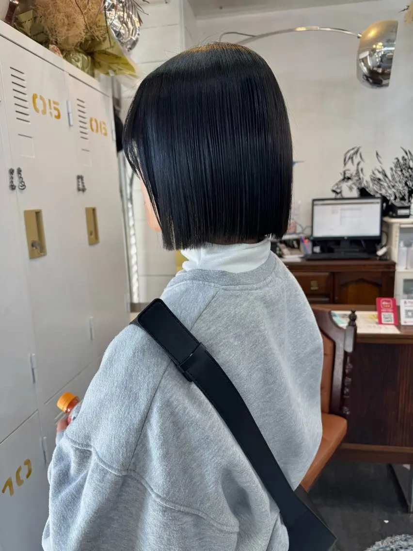 ミディアム カラー ボブ YURAGI🌿 SAKIのヘアスタイル