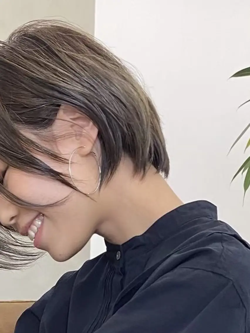 カラー 江坂 misaki のヘアスタイル