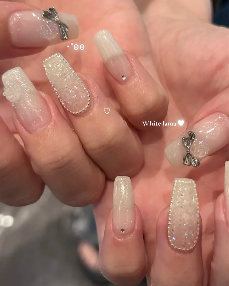 ネイル ハンドネイル EmaNail🎀 Haaruのネイルデザイン