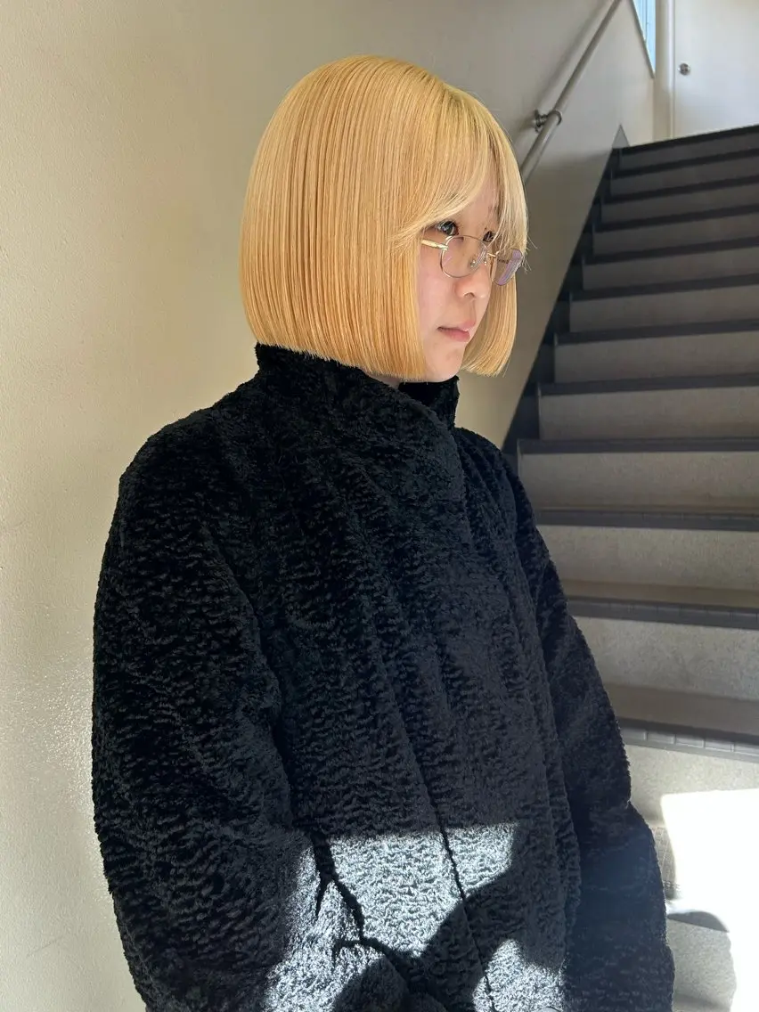 ショート カラー 切りっぱなしボブ 抜きっぱなしブロンド ブロンド ボブ ヘアカラー トリートメント ☕️結【suii.】 ボブ/ヘアセット☕️のヘアスタイル