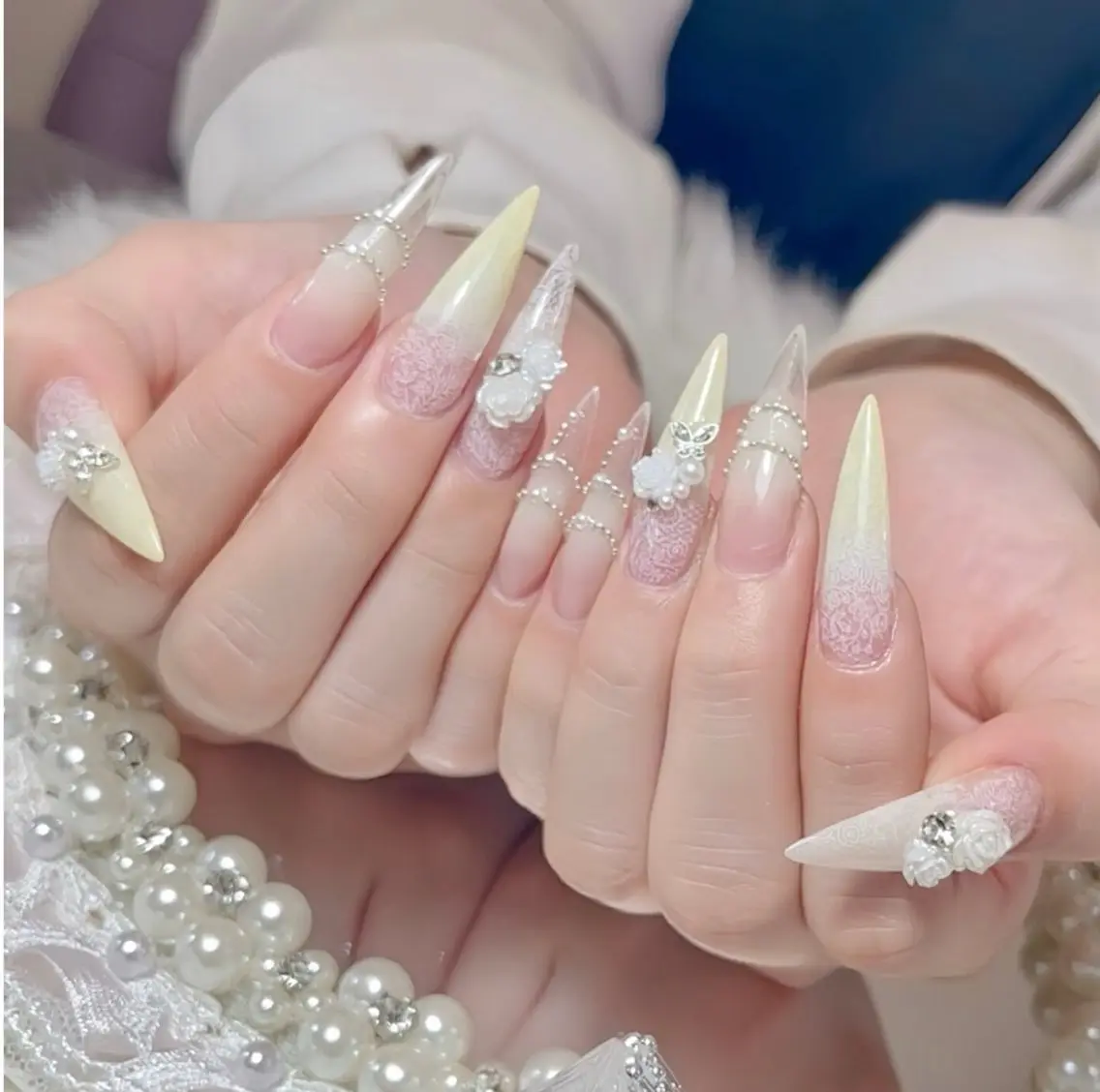 ネイル アートネイル ボルドー フレンチネイル ジェルネイル 氷ネイル・うるうるネイル ハンドネイル Julie NailSalonのネイルデザイン