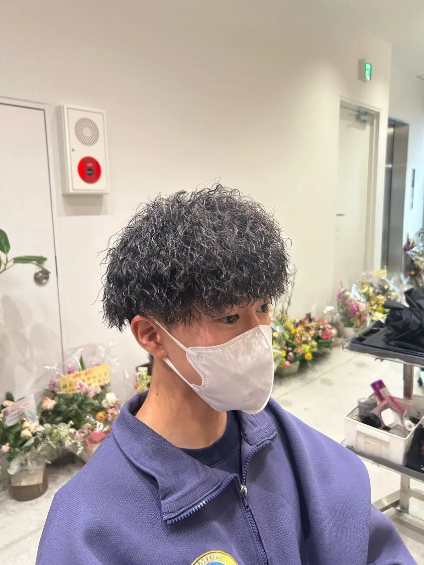 パーマ メンズ フェードカット メンズパーマ ツイストスパイラルパーマ スパイラルパーマ 🐲ツイスパ🐲 フェード/龍のヘアスタイル