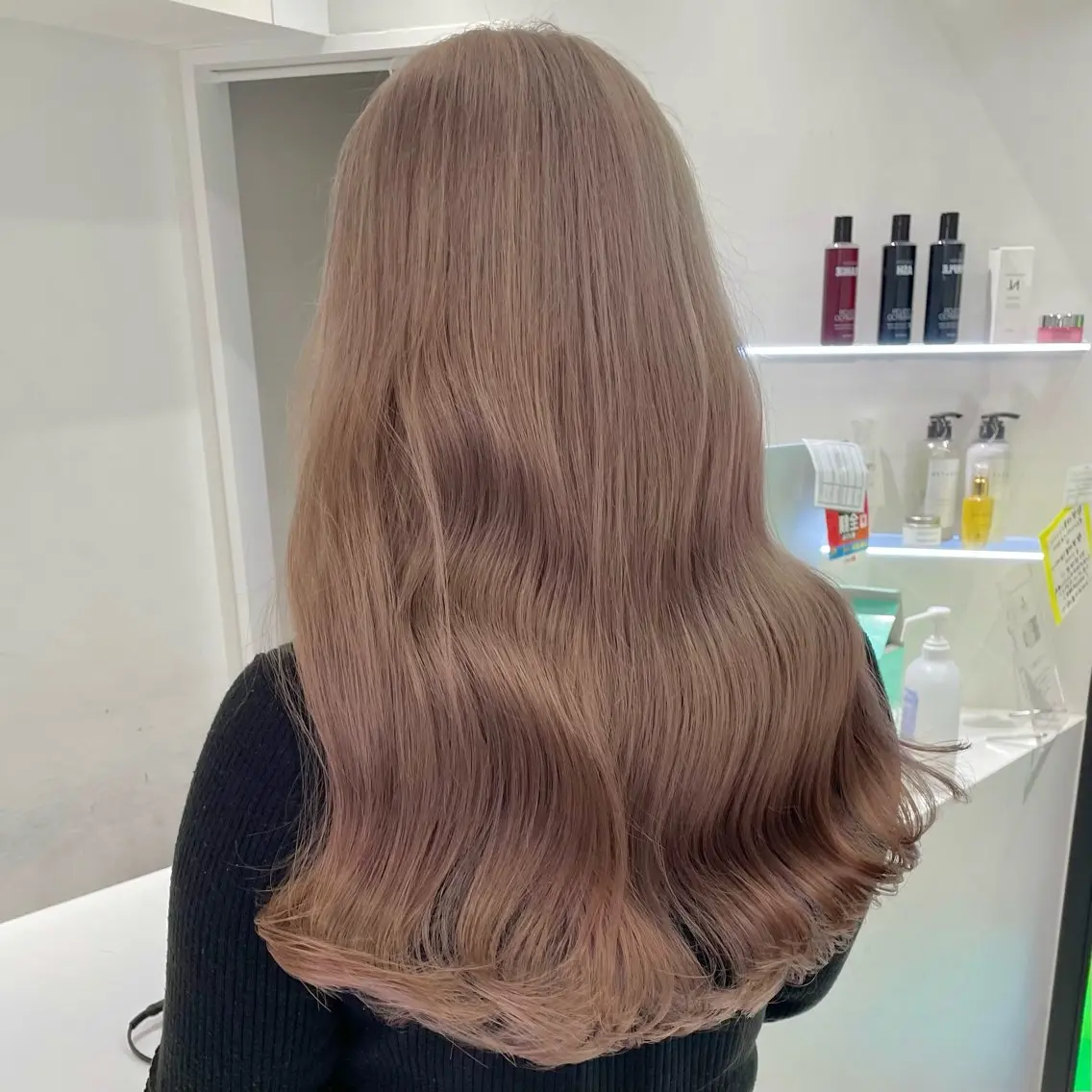 ロング モテ髪ハイトーン🫧 serina🎀池袋のヘアスタイル