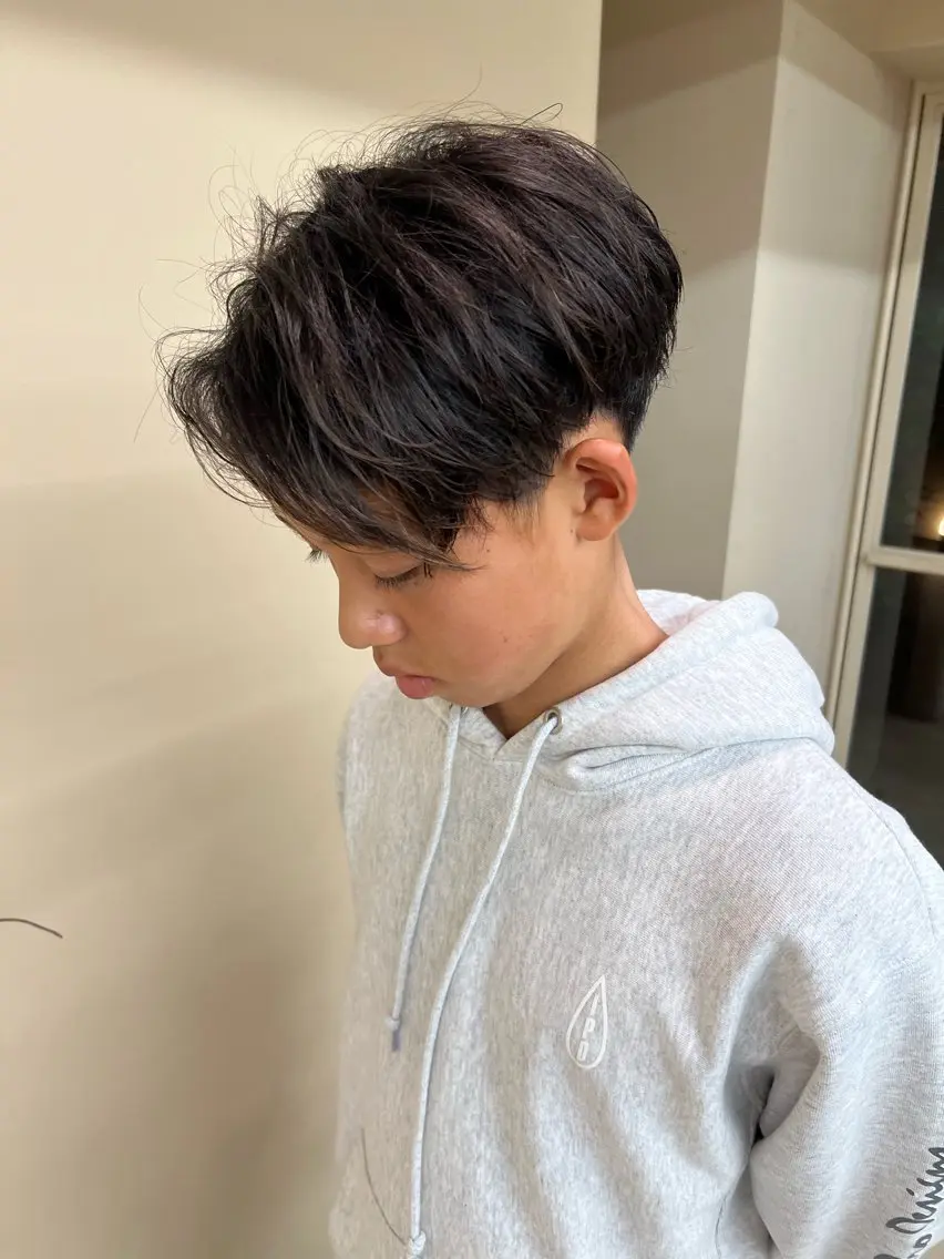 メンズ センターパート カット パーマ kento レイヤーカットのヘアスタイル