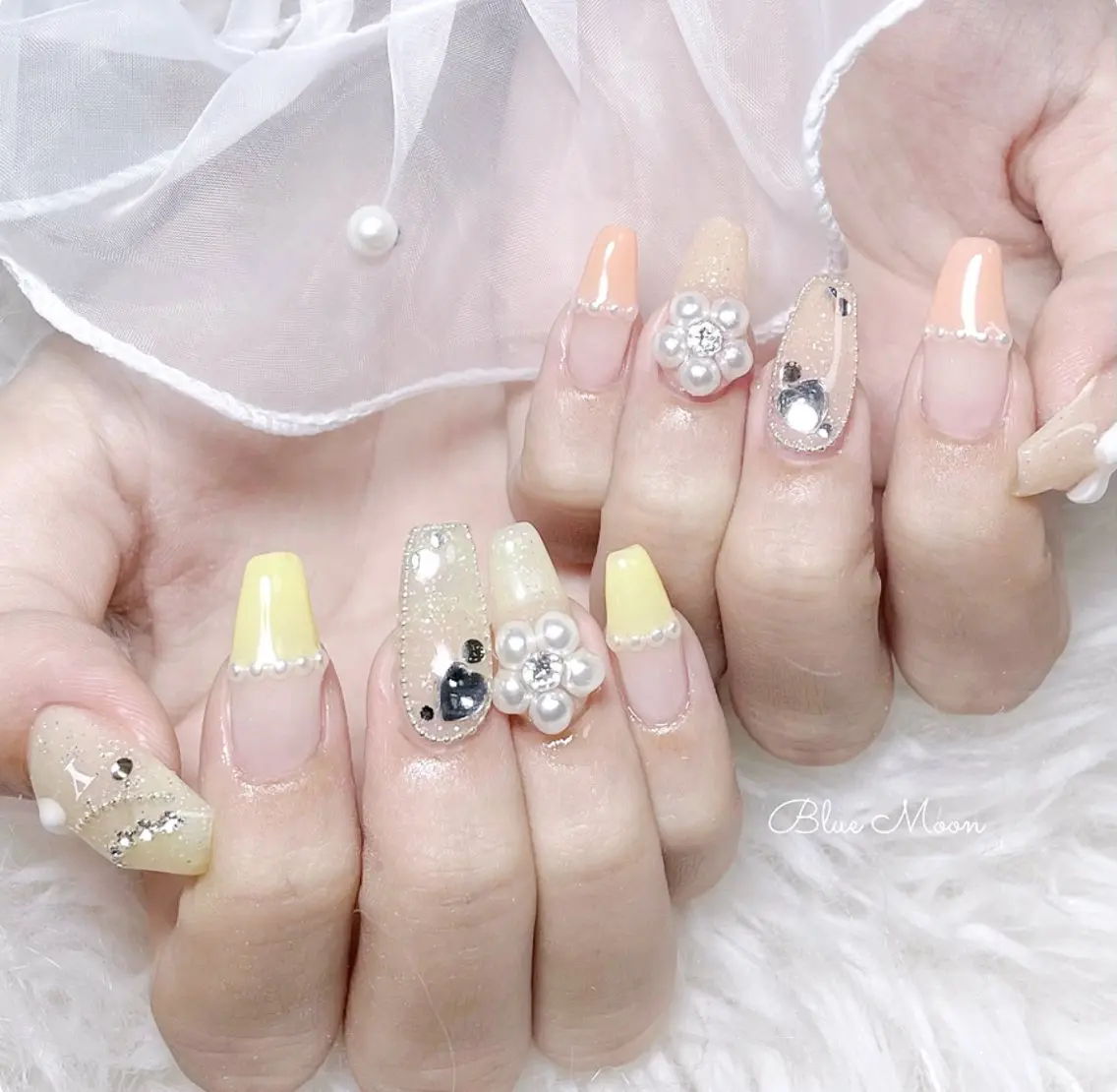 ネイル リボン ハンドネイル フットネイル ハンドケア nail salon Blue Moonのネイルデザイン