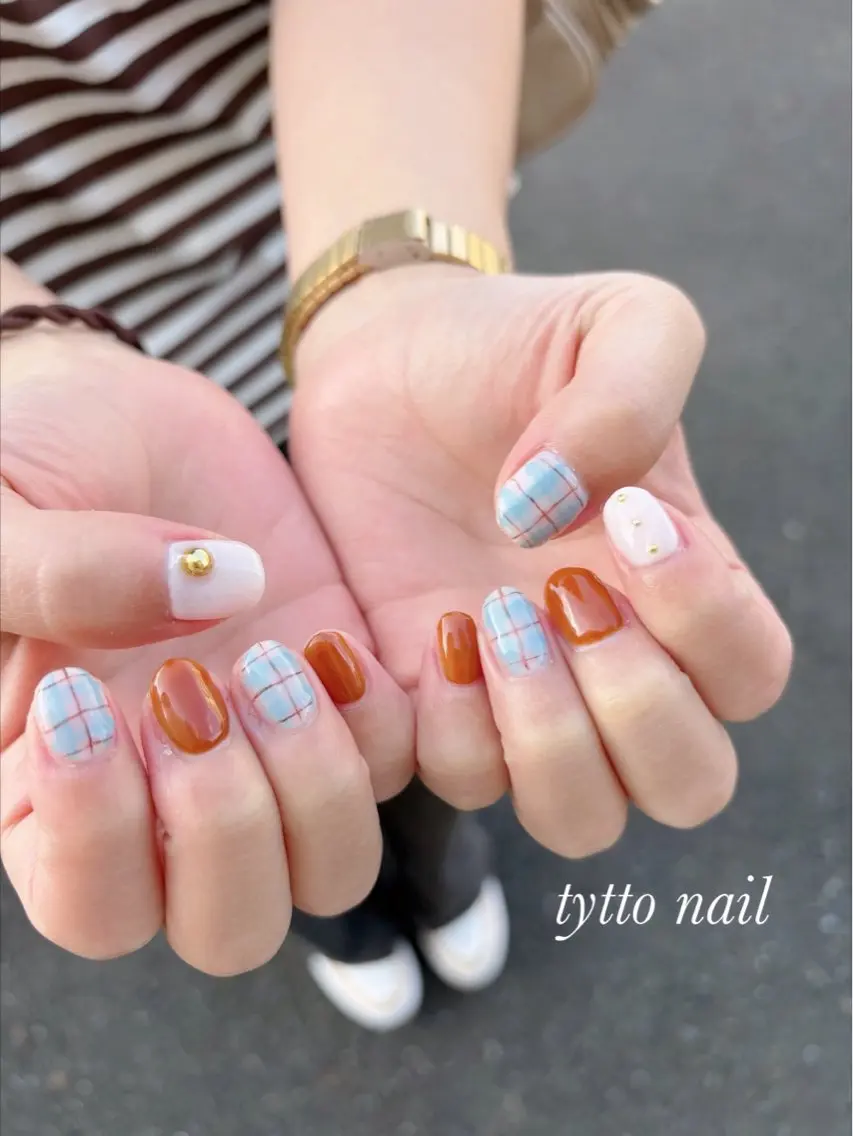 ネイル ブラウン グラデーション オフィスネイル ワンカラーネイル ショートネイル ハンドネイル tytto nail ❤︎‪‪eri‪‪のネイルデザイン