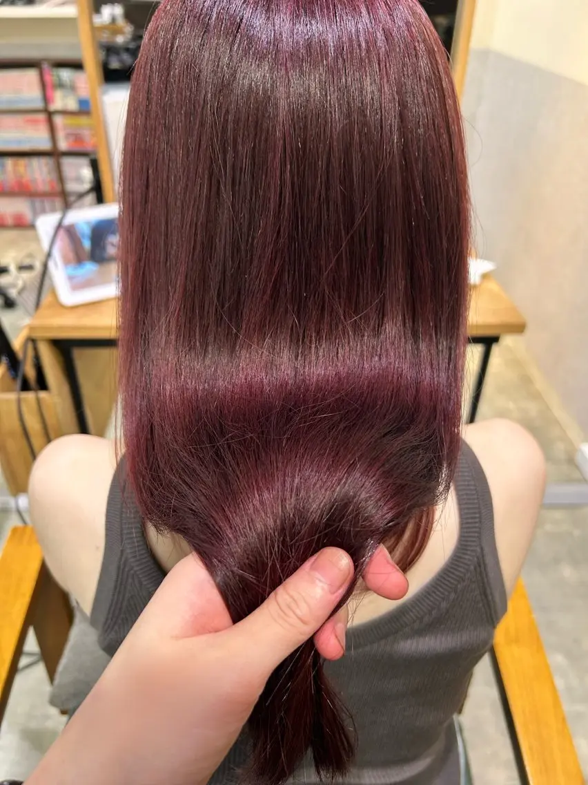 カラー REINA / CIELのヘアスタイル